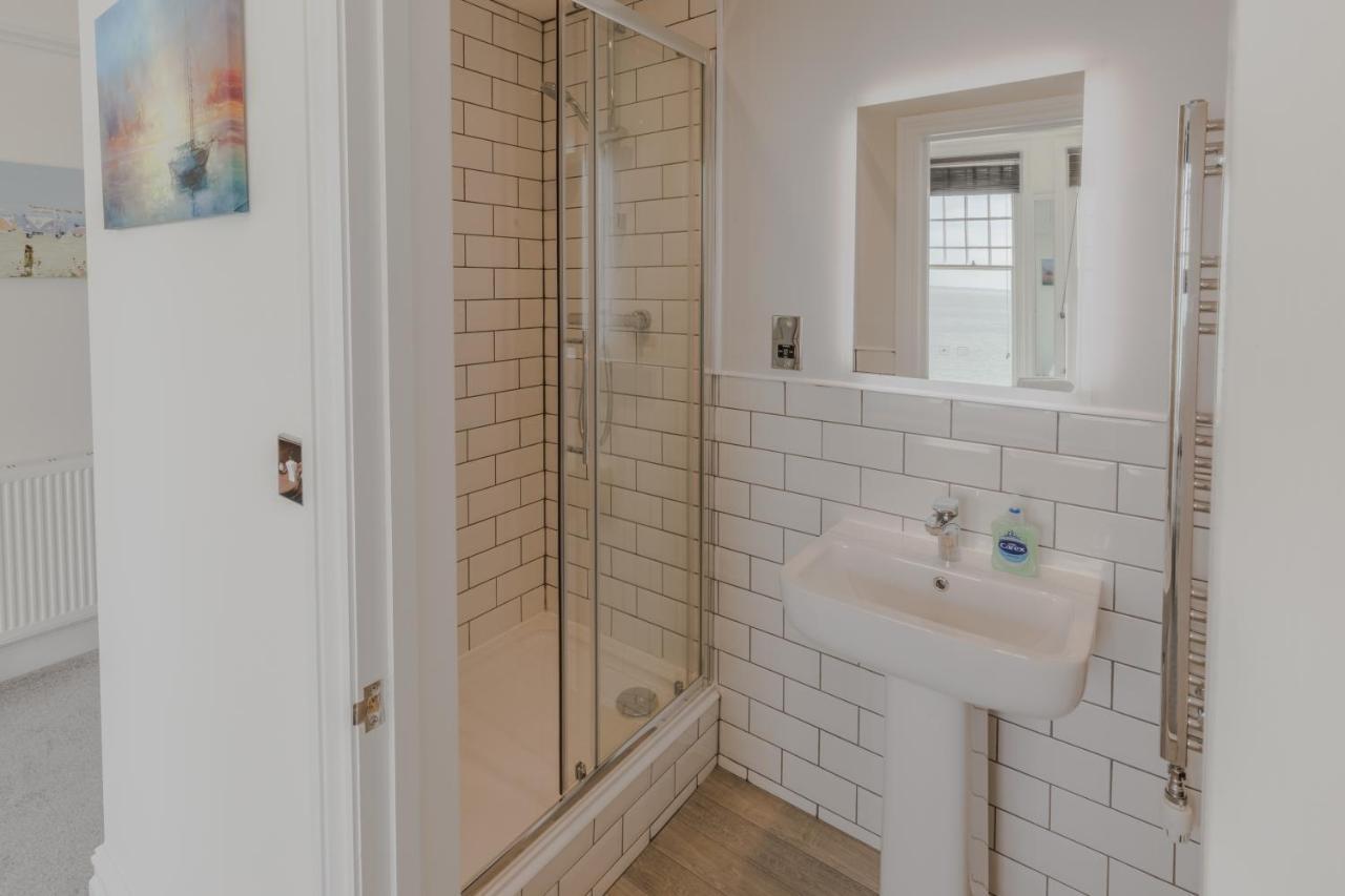 Totland Pier View Apartment מראה חיצוני תמונה